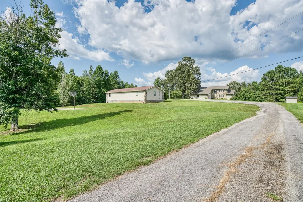 3916 Indian Mound Rd Sparta, TN 38583