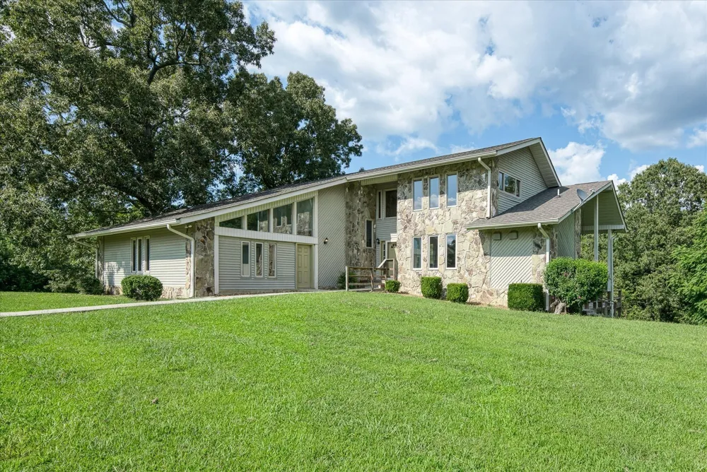 3916 Indian Mound Rd Sparta, TN 38583