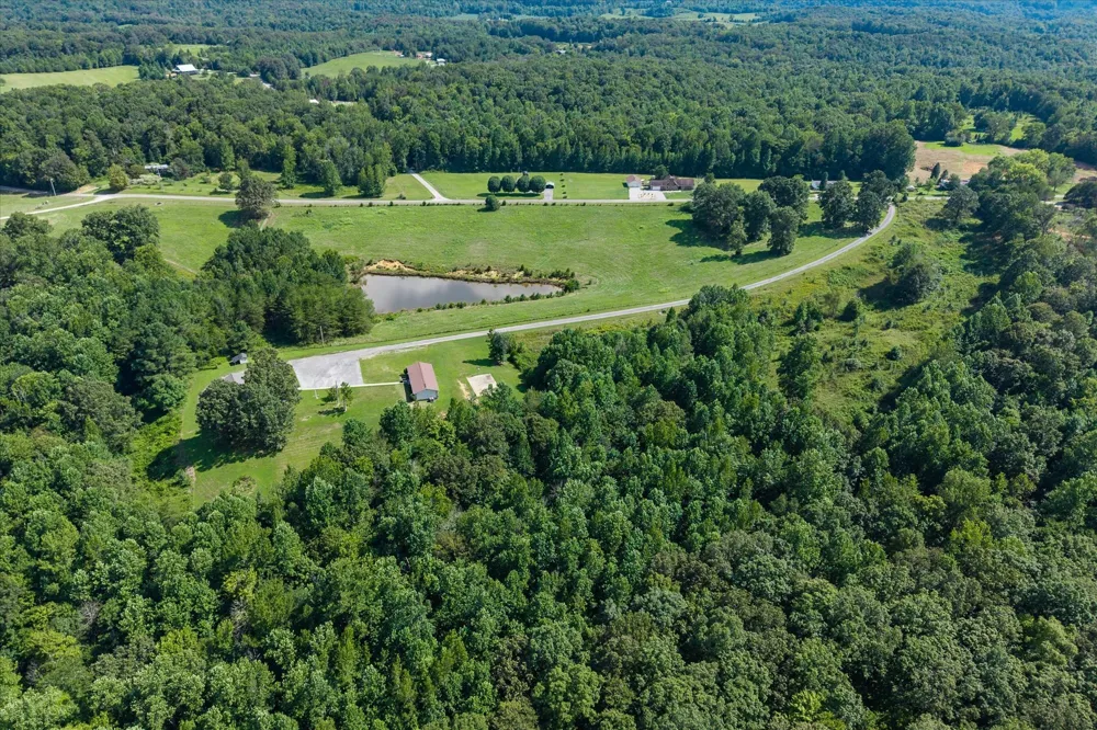3916 Indian Mound Rd Sparta, TN 38583