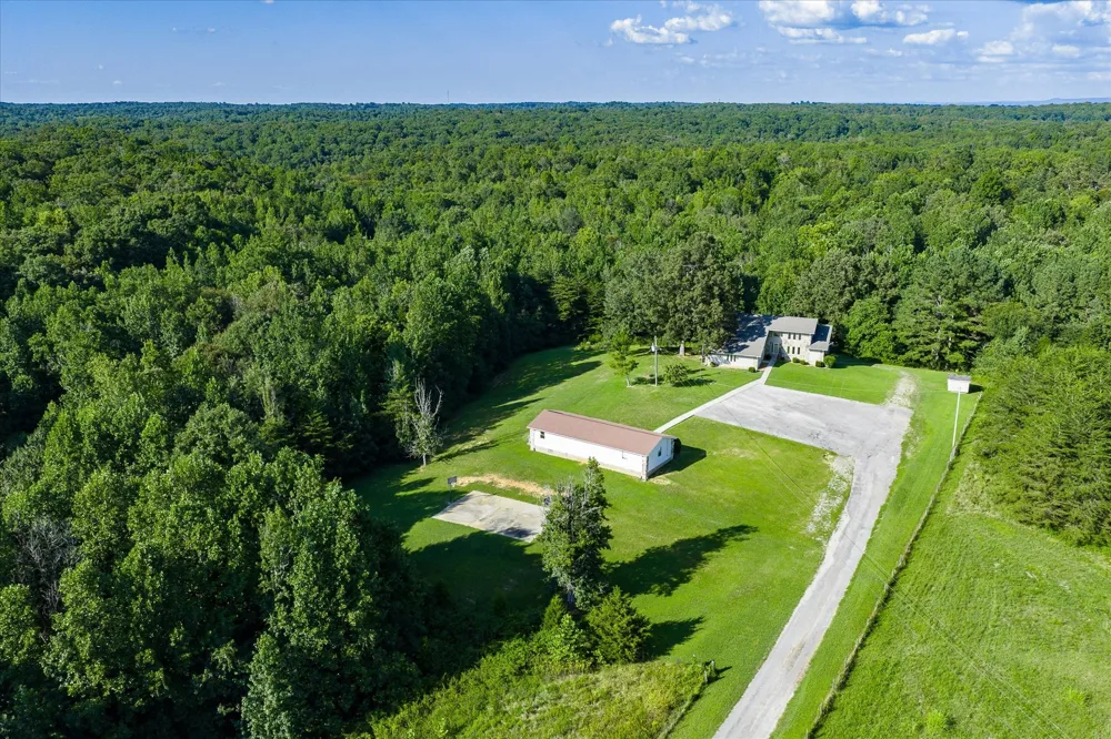 3916 Indian Mound Rd Sparta, TN 38583