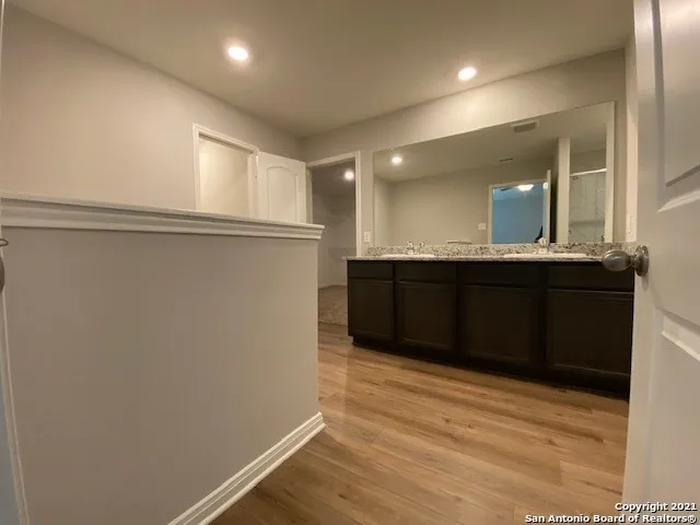 9310 Bennett Forest Converse, TX 78109