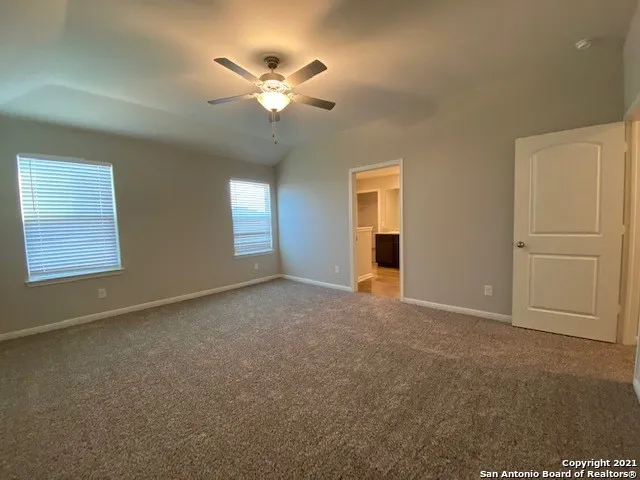 9310 Bennett Forest Converse, TX 78109