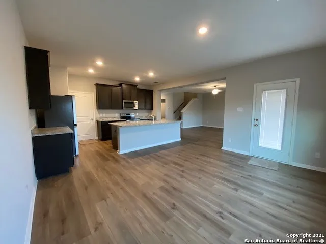 9310 Bennett Forest Converse, TX 78109