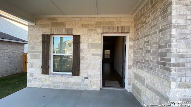 9310 Bennett Forest Converse, TX 78109