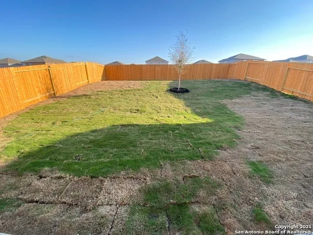 9310 Bennett Forest Converse, TX 78109