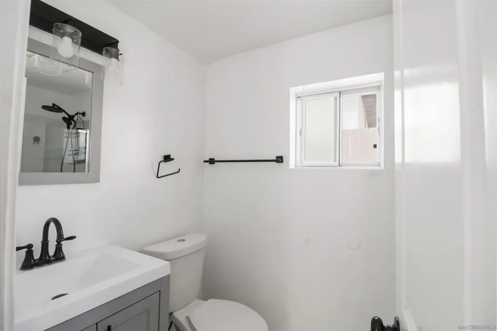 2743 Ridgeway Dr. National City, CA 91950