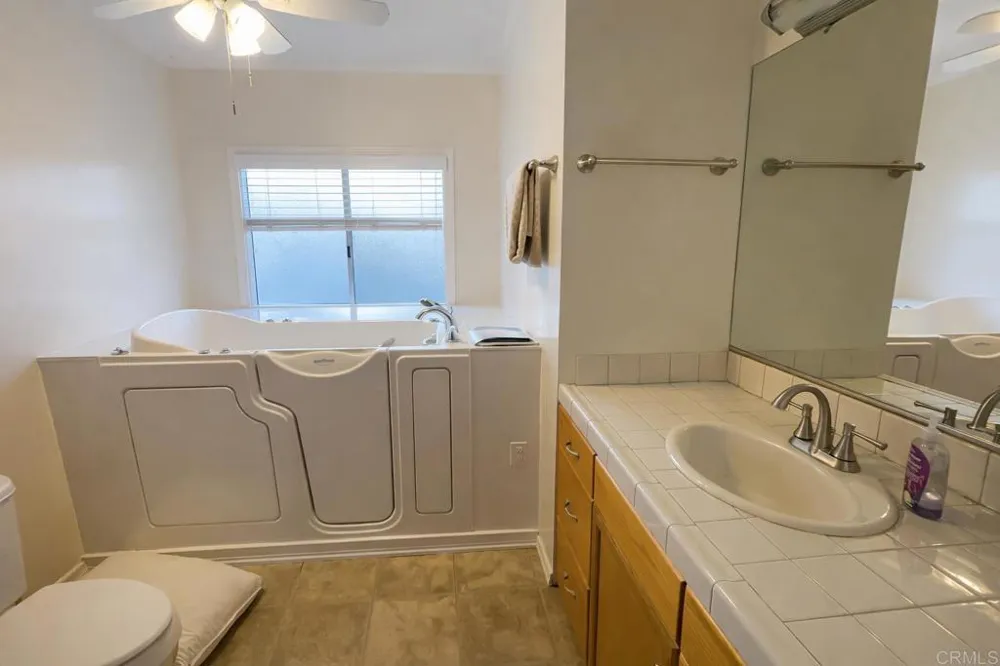 8975 Lawrence Welk Drive #SPC 2 Escondido, CA 92026
