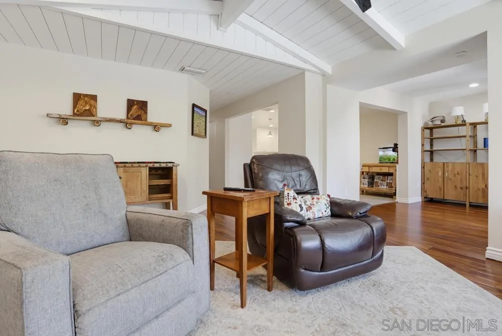 14319 Old Community Rd Poway, CA 92064