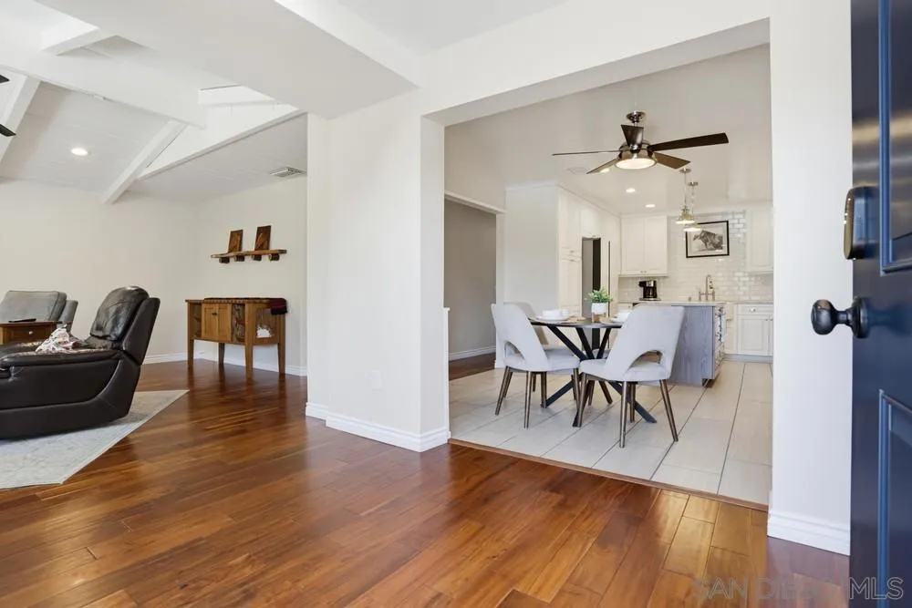 14319 Old Community Rd Poway, CA 92064