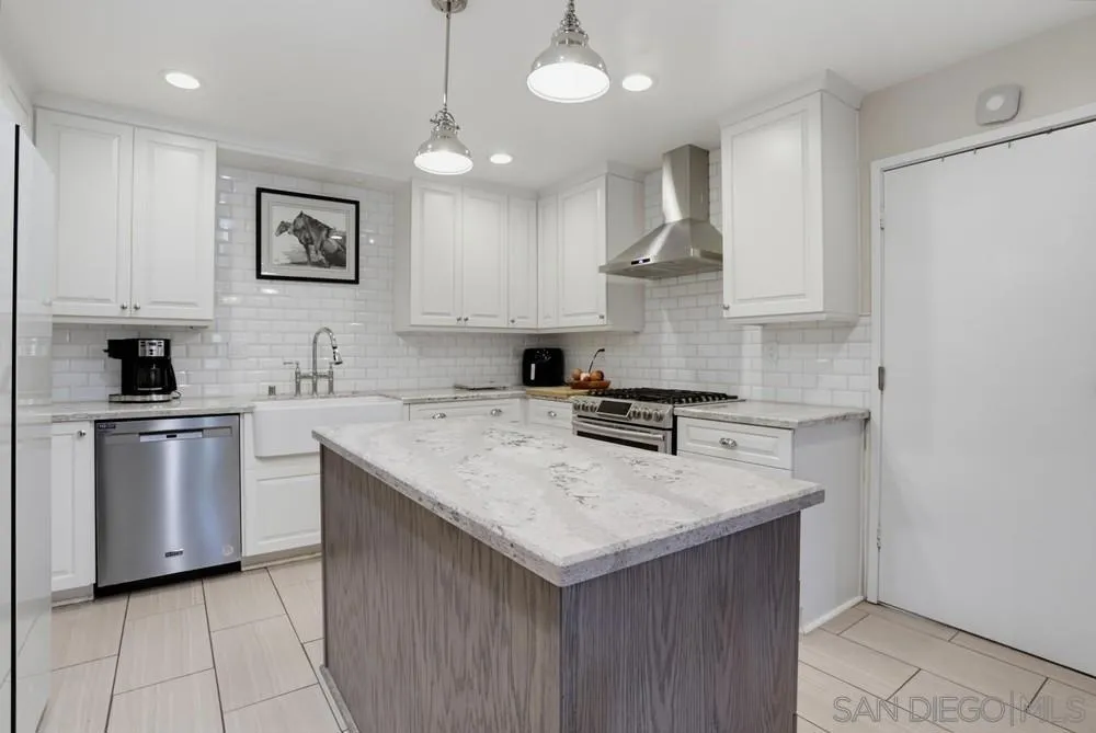14319 Old Community Rd Poway, CA 92064