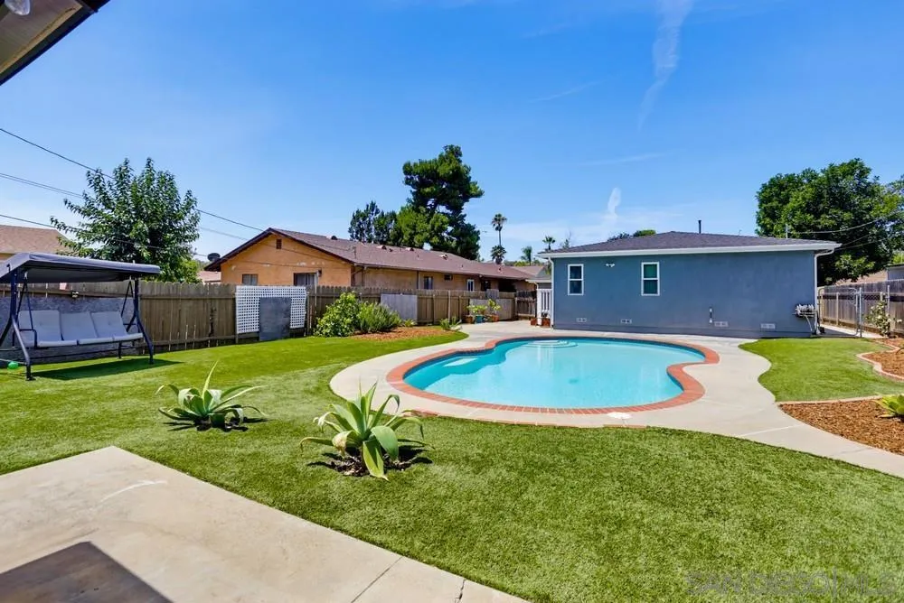 14319 Old Community Rd Poway, CA 92064