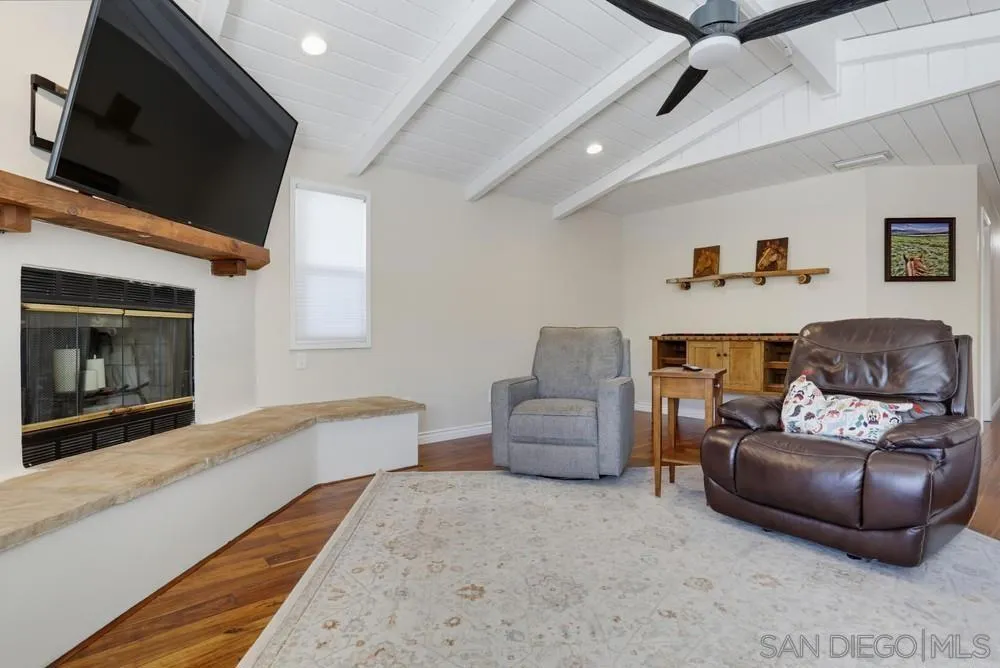 14319 Old Community Rd Poway, CA 92064