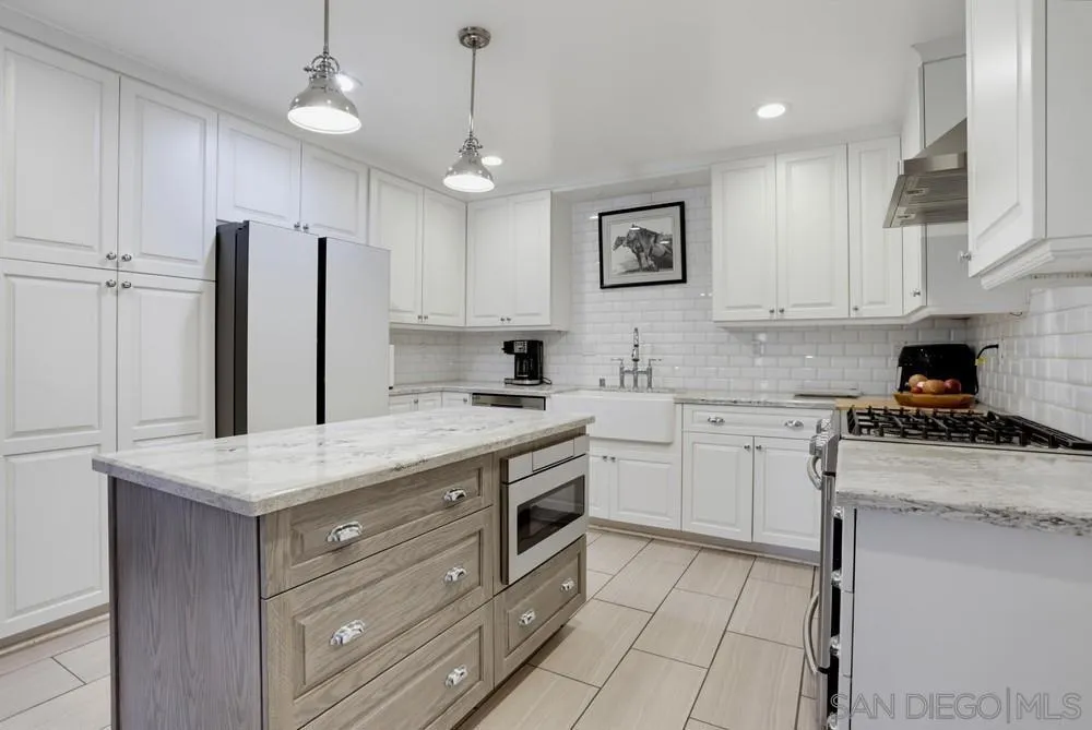 14319 Old Community Rd Poway, CA 92064