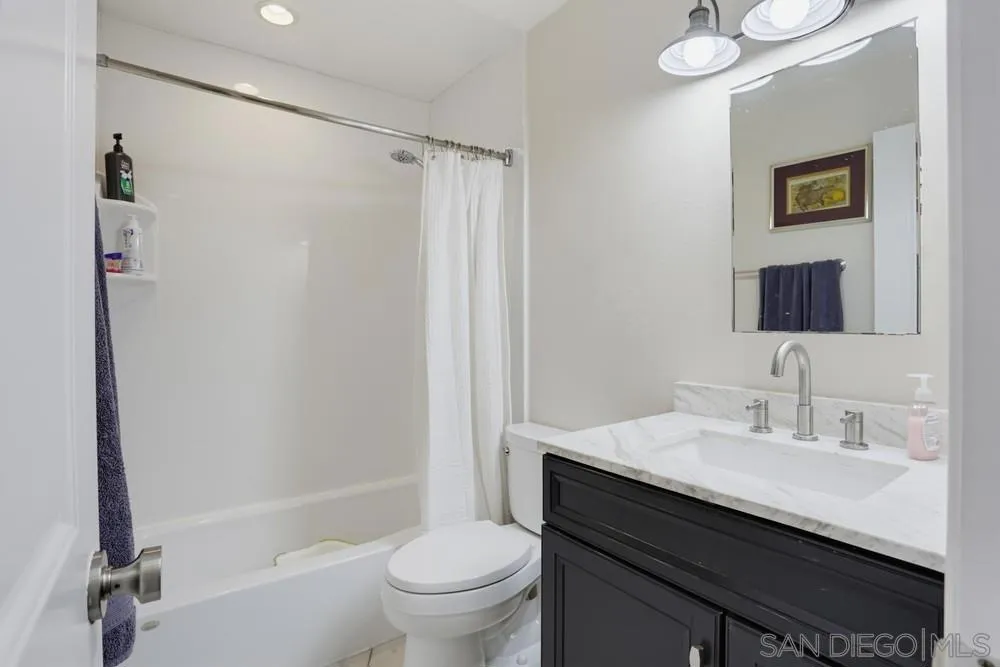 14319 Old Community Rd Poway, CA 92064