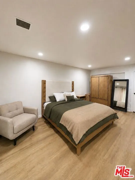 1982 Olive Avenue Long Beach, CA 90806