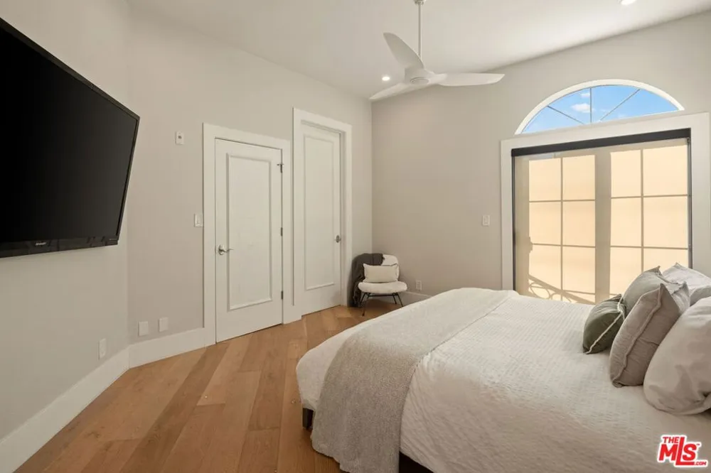 241 S Lasky Drive Beverly Hills, CA 90212