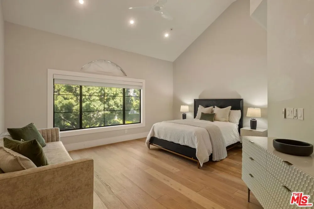 241 S Lasky Drive Beverly Hills, CA 90212