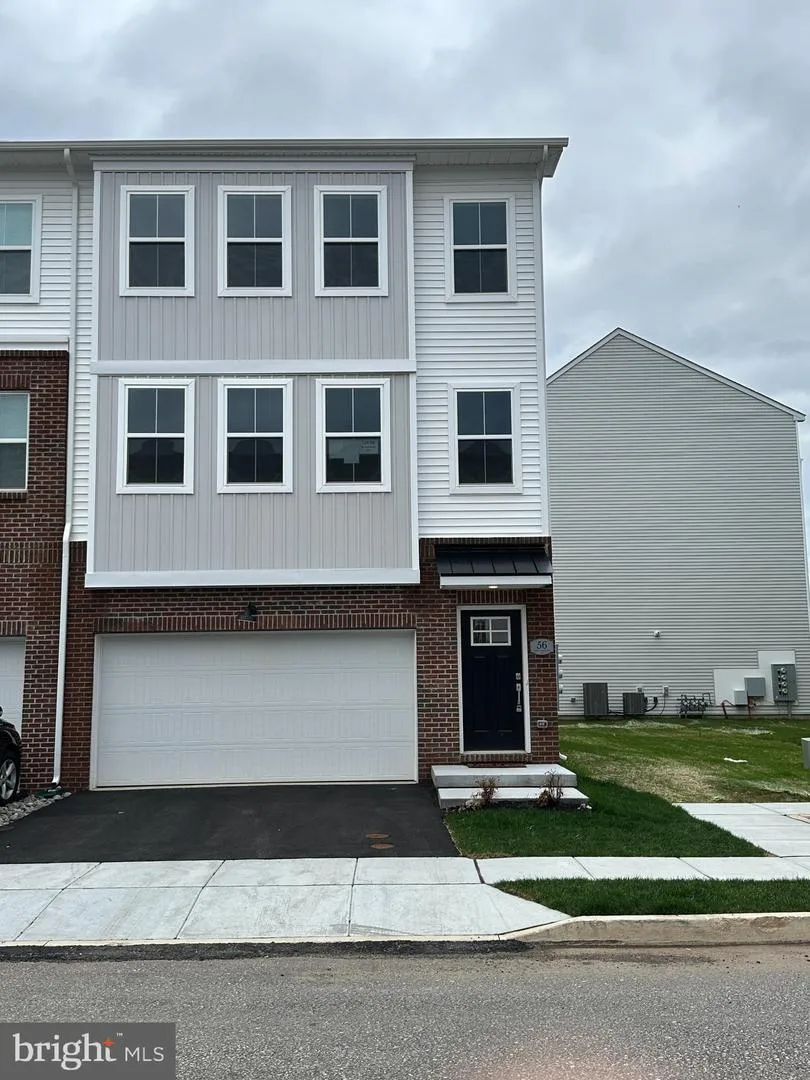 56 CONTINENTAL WAY Bridgeport, PA 19405