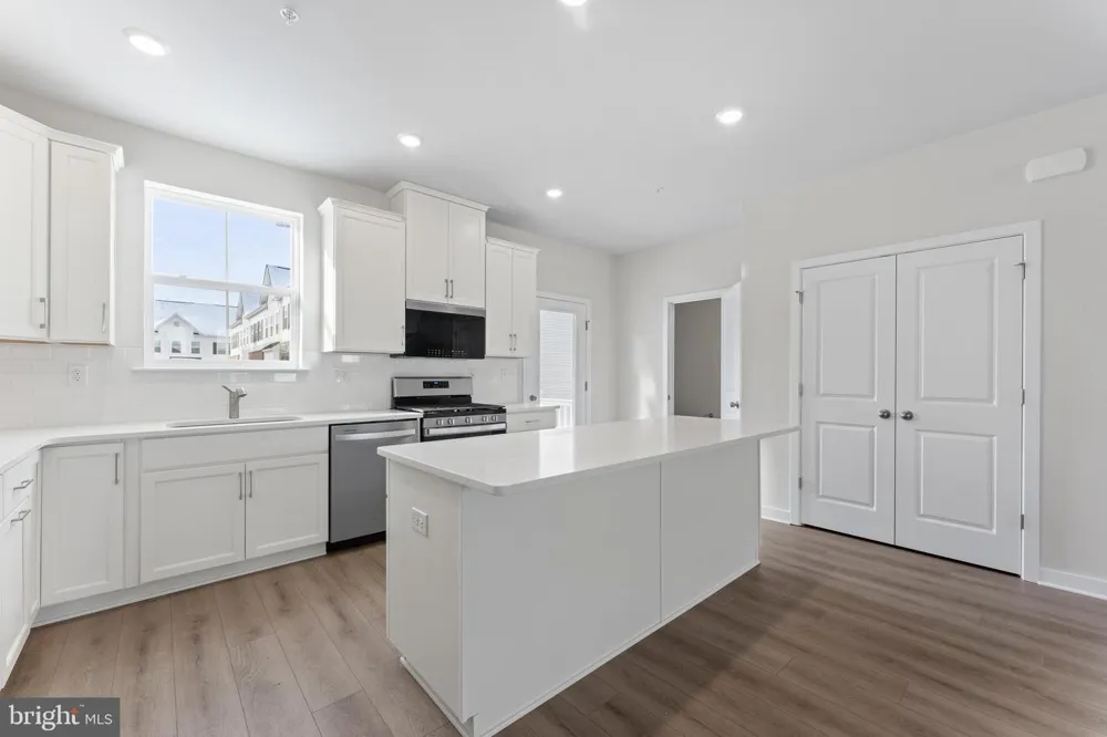 56 CONTINENTAL WAY Bridgeport, PA 19405