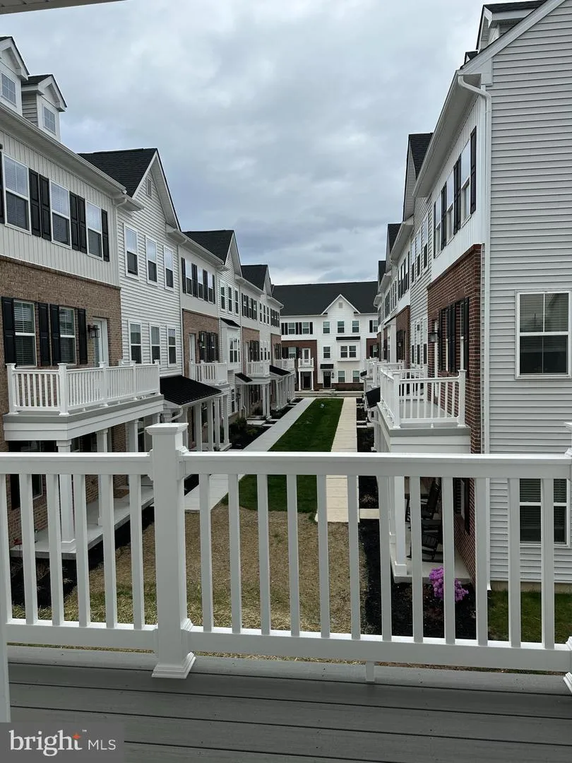 56 CONTINENTAL WAY Bridgeport, PA 19405
