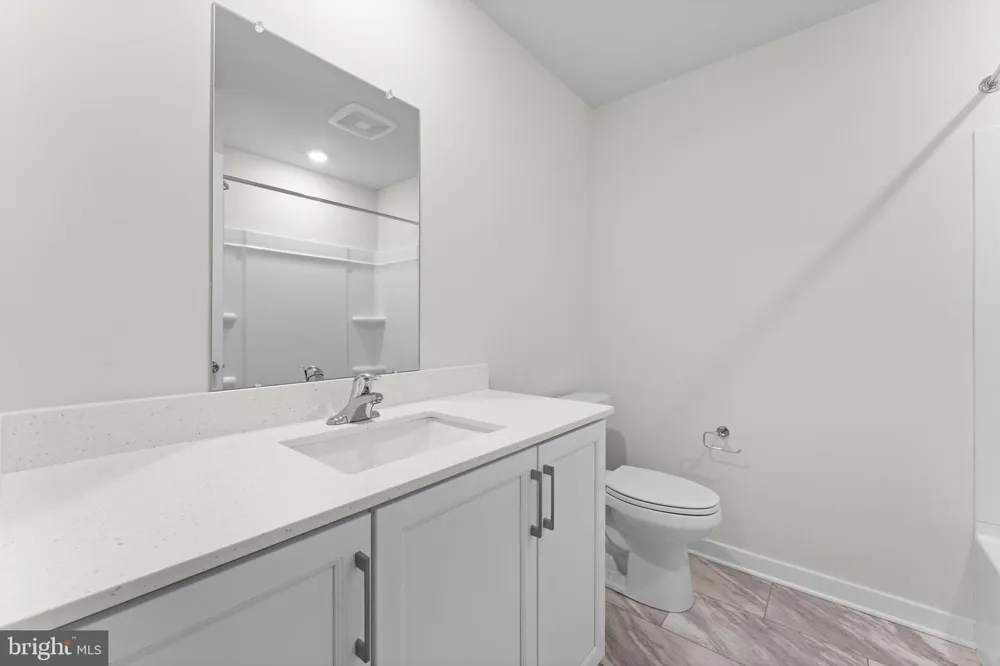 56 CONTINENTAL WAY Bridgeport, PA 19405