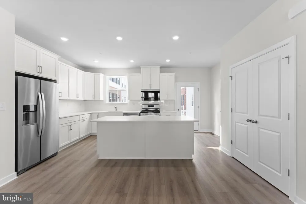 56 CONTINENTAL WAY Bridgeport, PA 19405