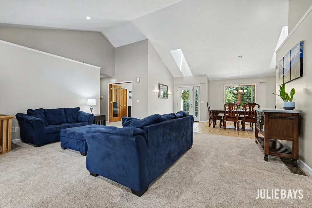 6202 Black Creek Drive Middleville, MI 49333