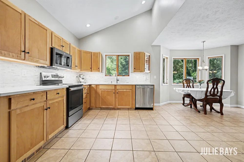 6202 Black Creek Drive Middleville, MI 49333