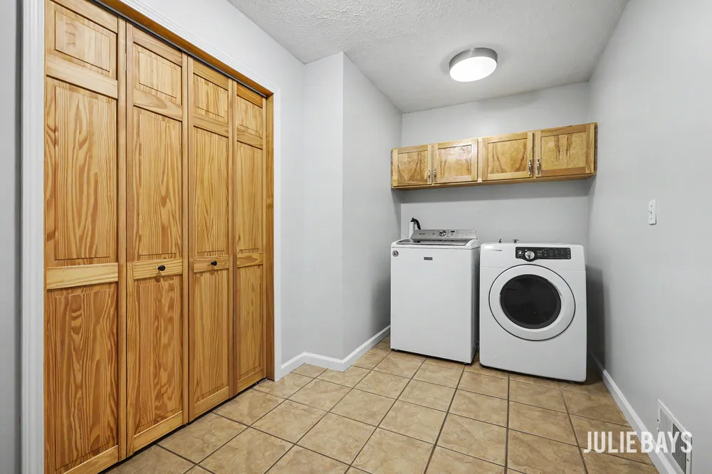 6202 Black Creek Drive Middleville, MI 49333