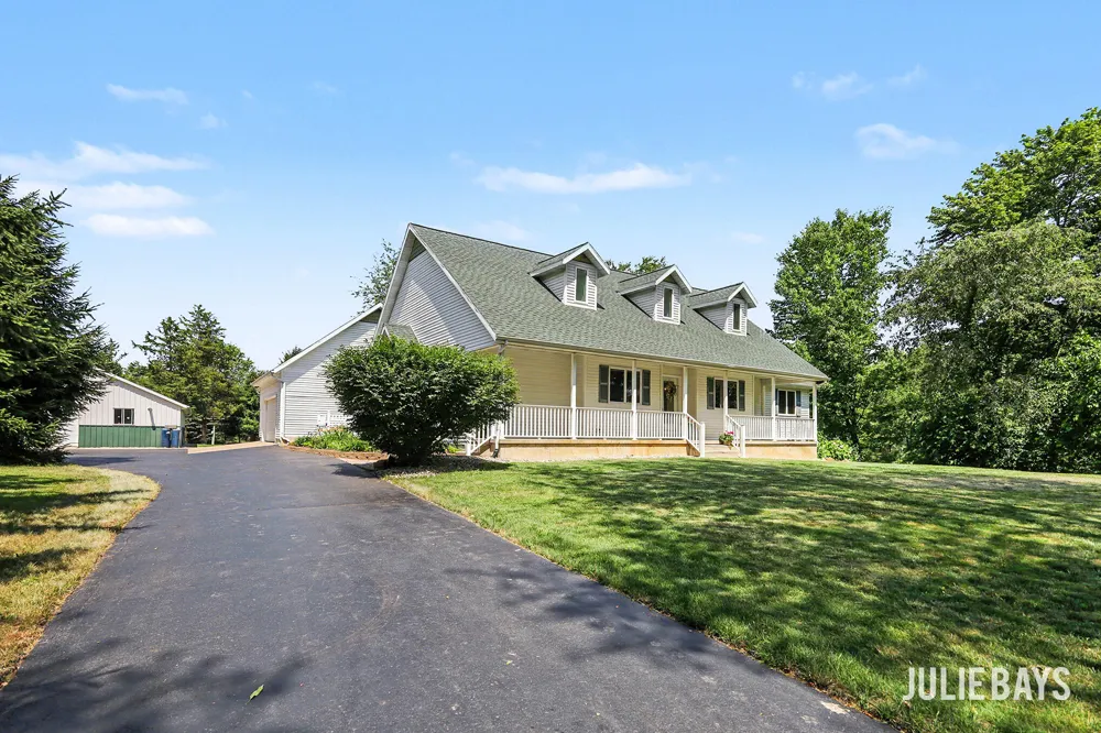 6202 Black Creek Drive Middleville, MI 49333