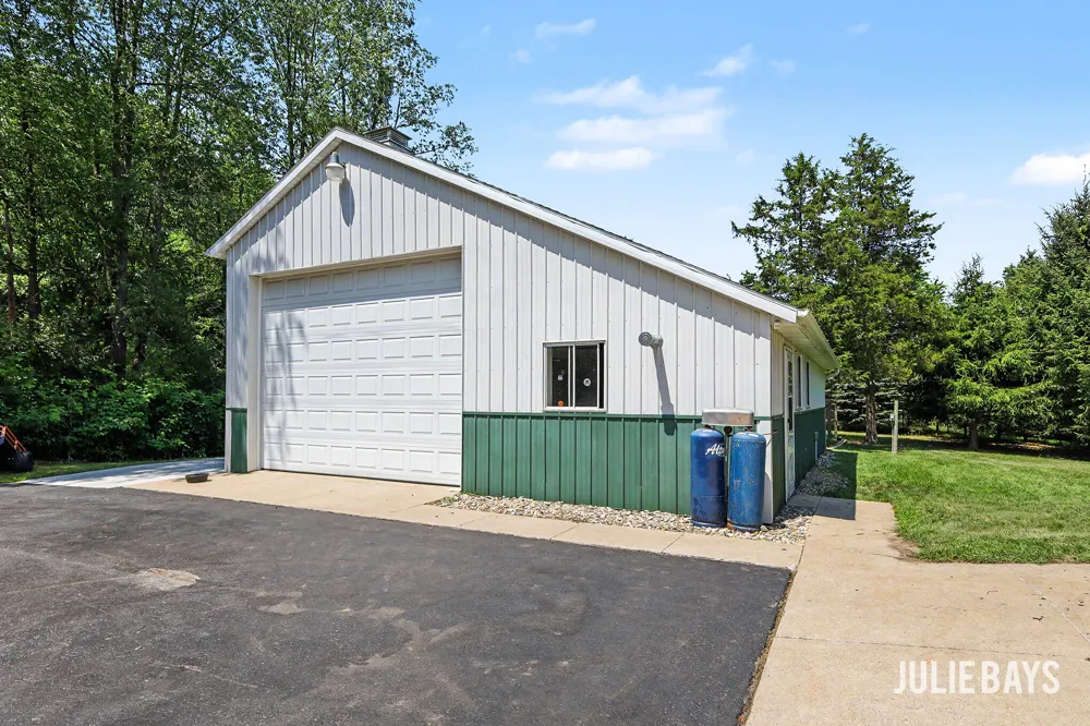 6202 Black Creek Drive Middleville, MI 49333