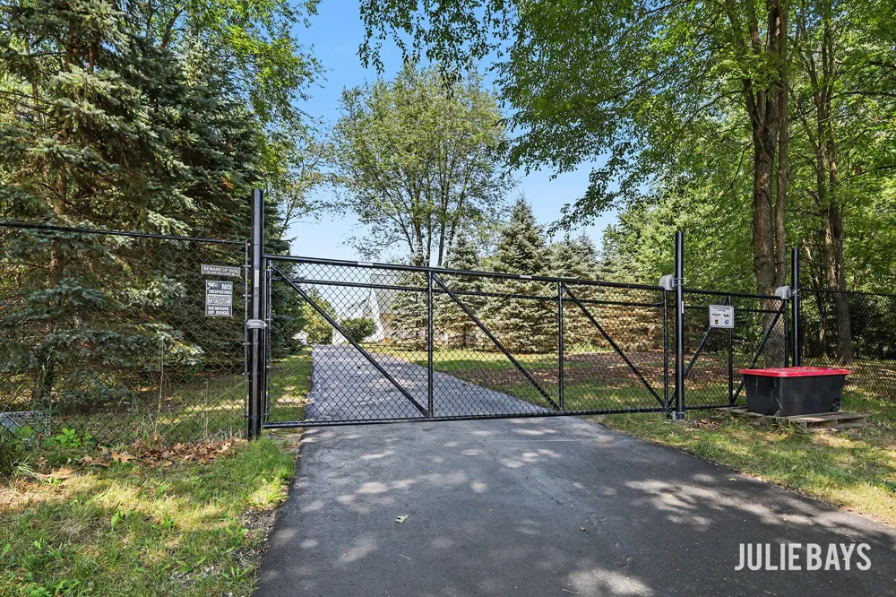 6202 Black Creek Drive Middleville, MI 49333