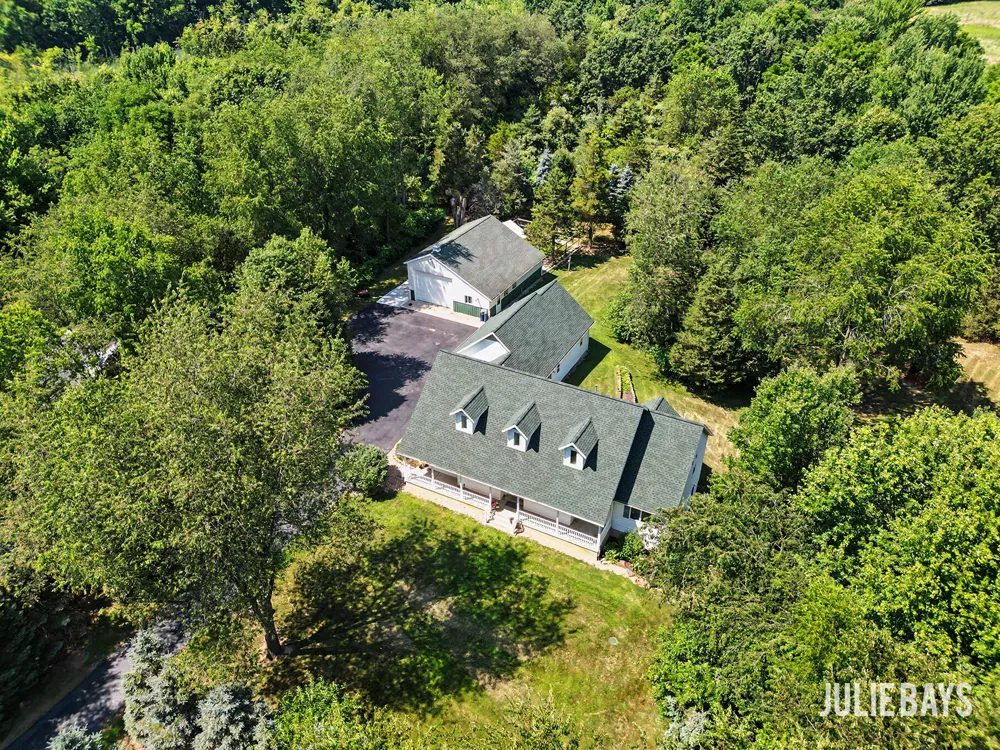 6202 Black Creek Drive Middleville, MI 49333