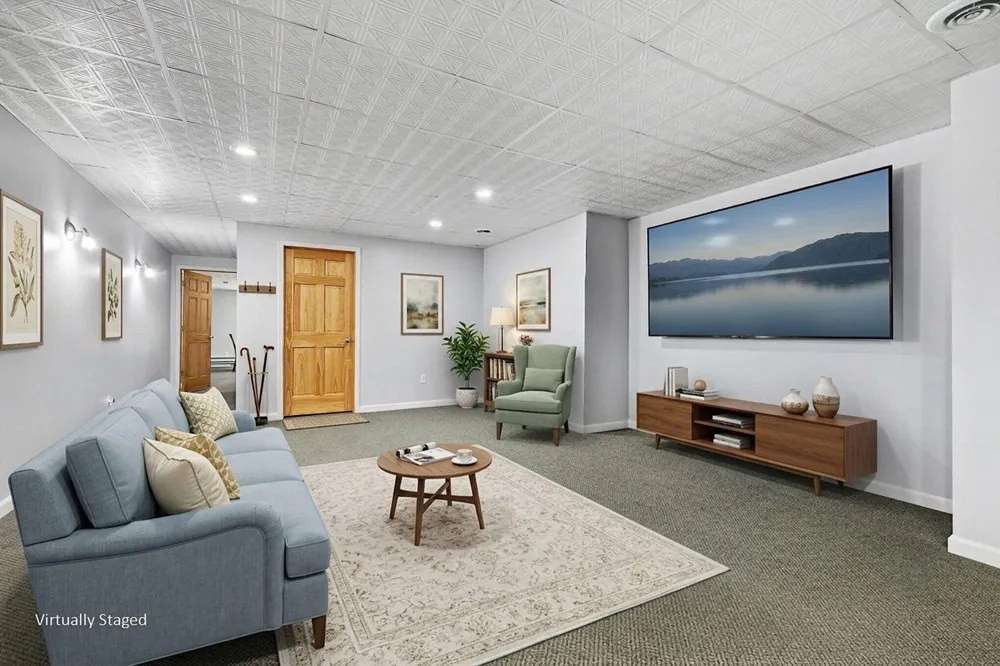 6202 Black Creek Drive Middleville, MI 49333