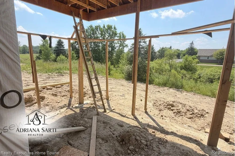 35039 Cygnet Circle Richmond City, MI 48062