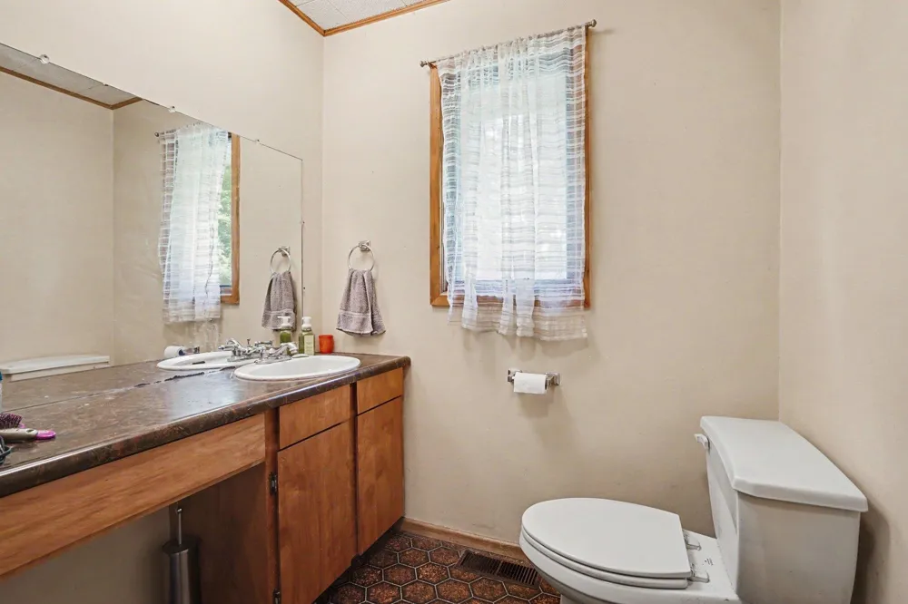 5560 Demerly Road Joyfield Township, MI 49616