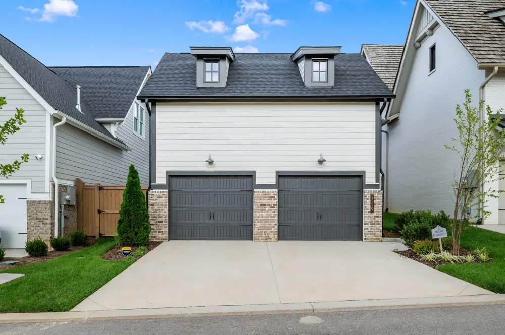 159 Salton Ln Thompsons Station, TN 37179
