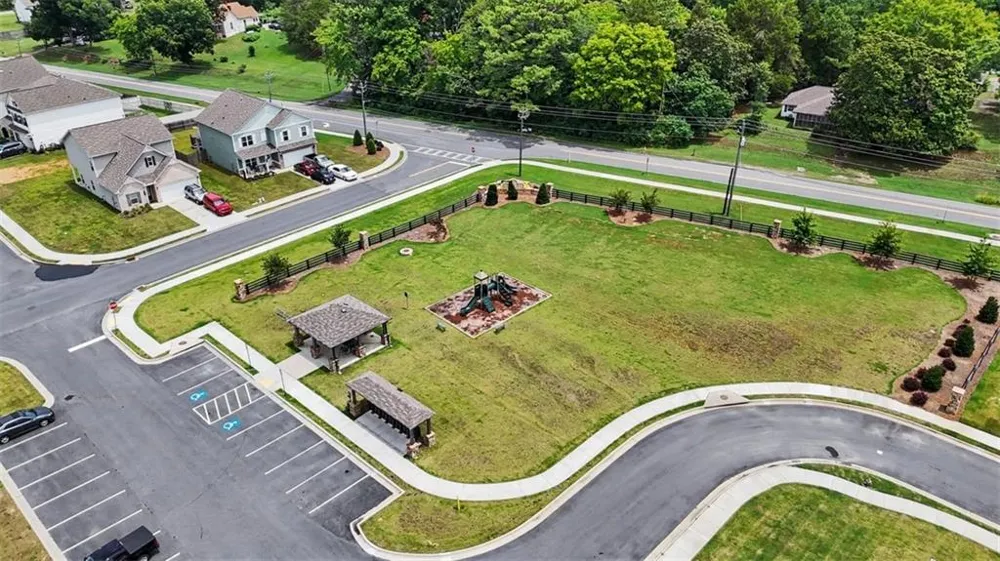 166 Graham Circle Adairsville, GA 30103