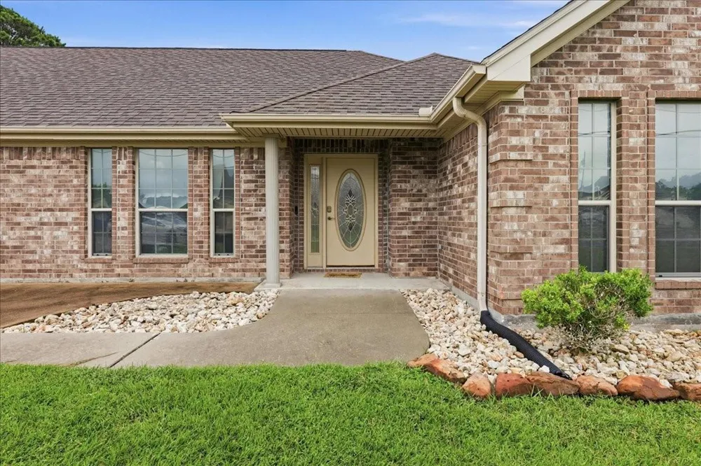 290 Tyler Drive Orange, TX 77630