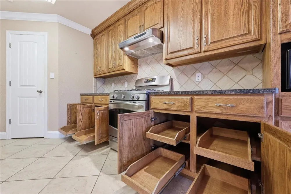 290 Tyler Drive Orange, TX 77630