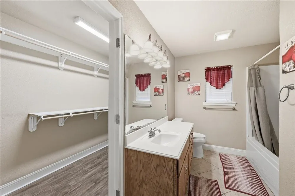 290 Tyler Drive Orange, TX 77630