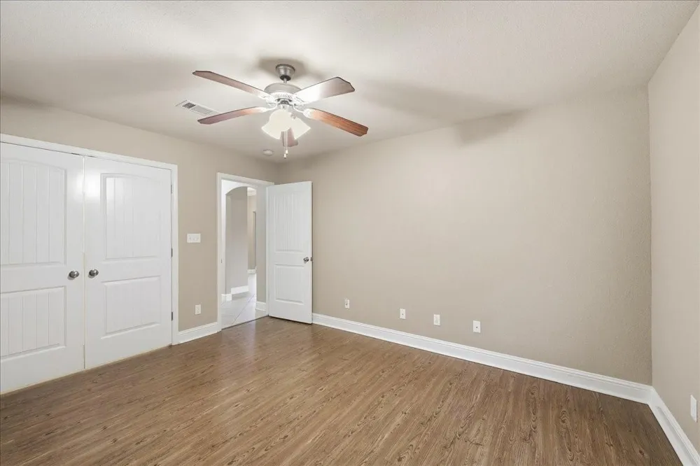 290 Tyler Drive Orange, TX 77630