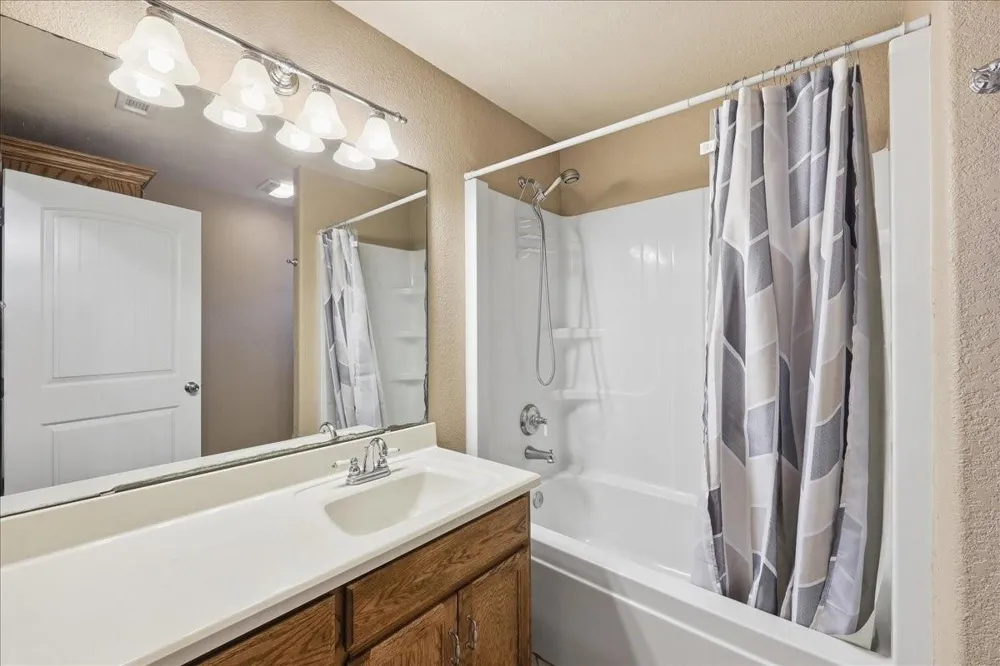 290 Tyler Drive Orange, TX 77630