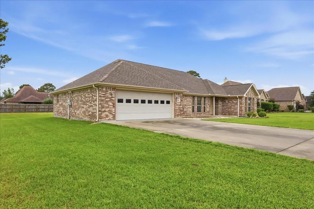 290 Tyler Drive Orange, TX 77630