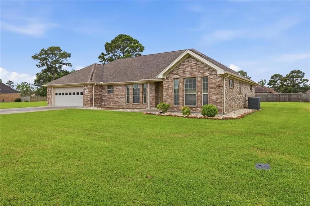 290 Tyler Drive Orange, TX 77630