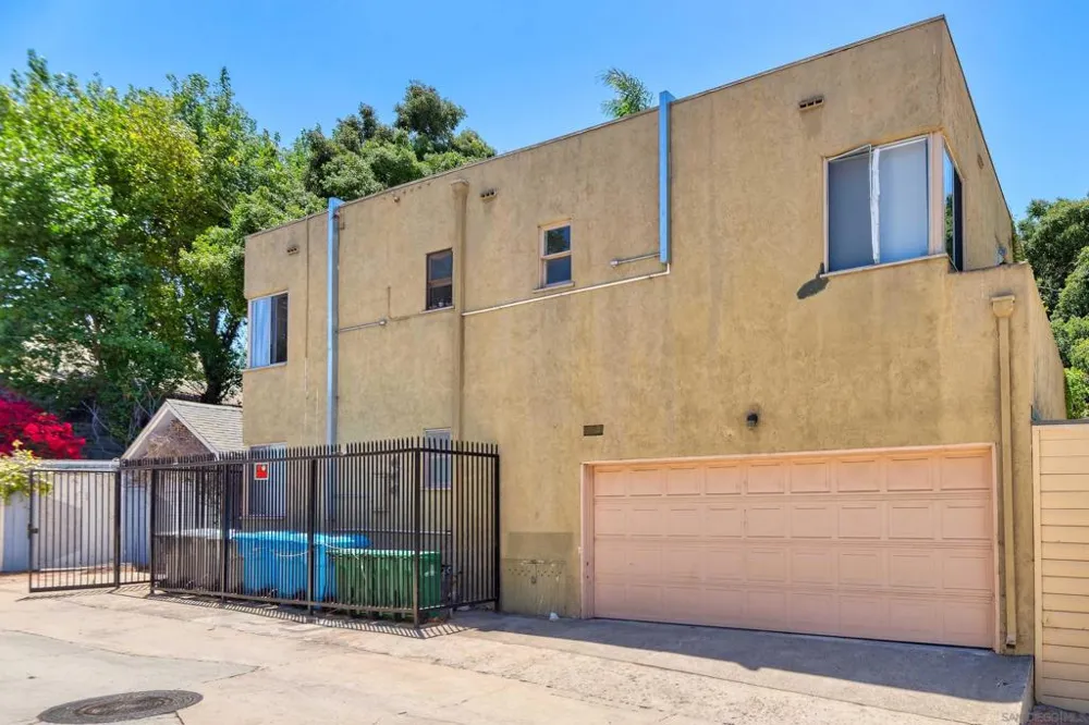 2442 F St San Diego, CA 92102