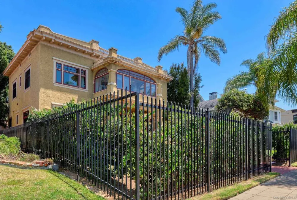 2442 F St San Diego, CA 92102