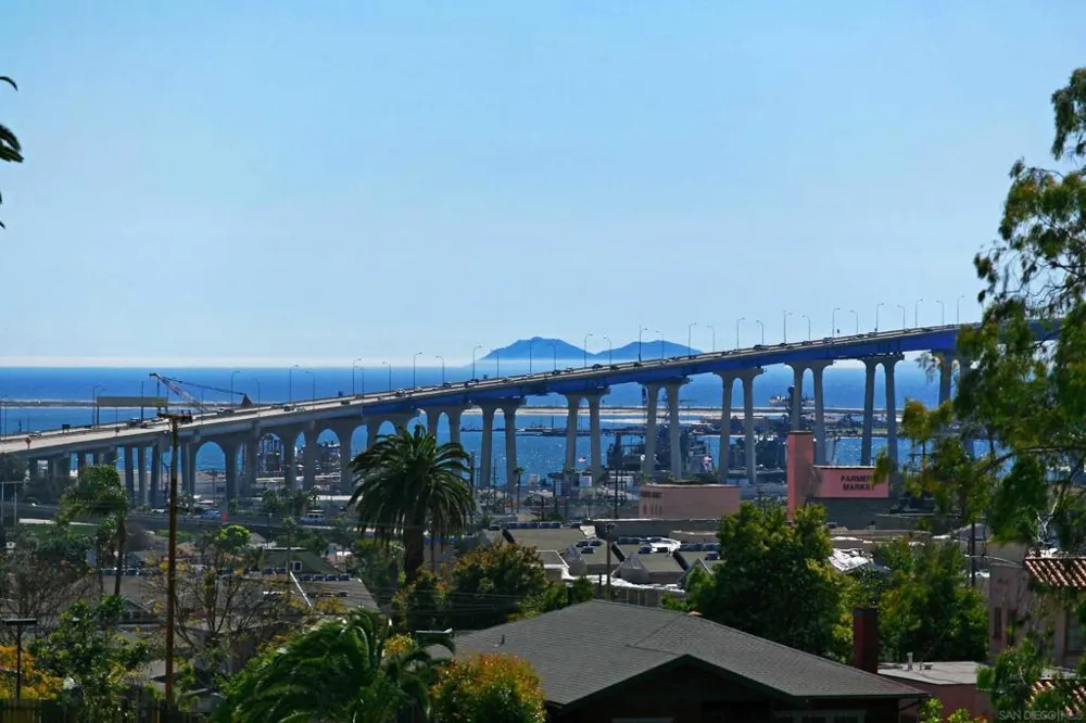 2442 F St San Diego, CA 92102