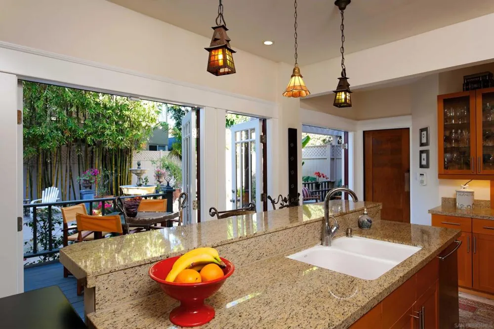 2442 F St San Diego, CA 92102