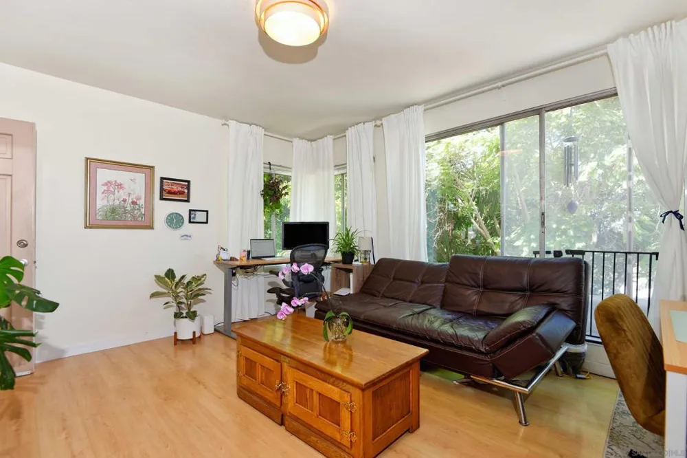 2442 F St San Diego, CA 92102